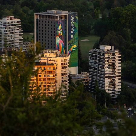 Pullman Santiago Vitacura Экстерьер фото The building at dusk