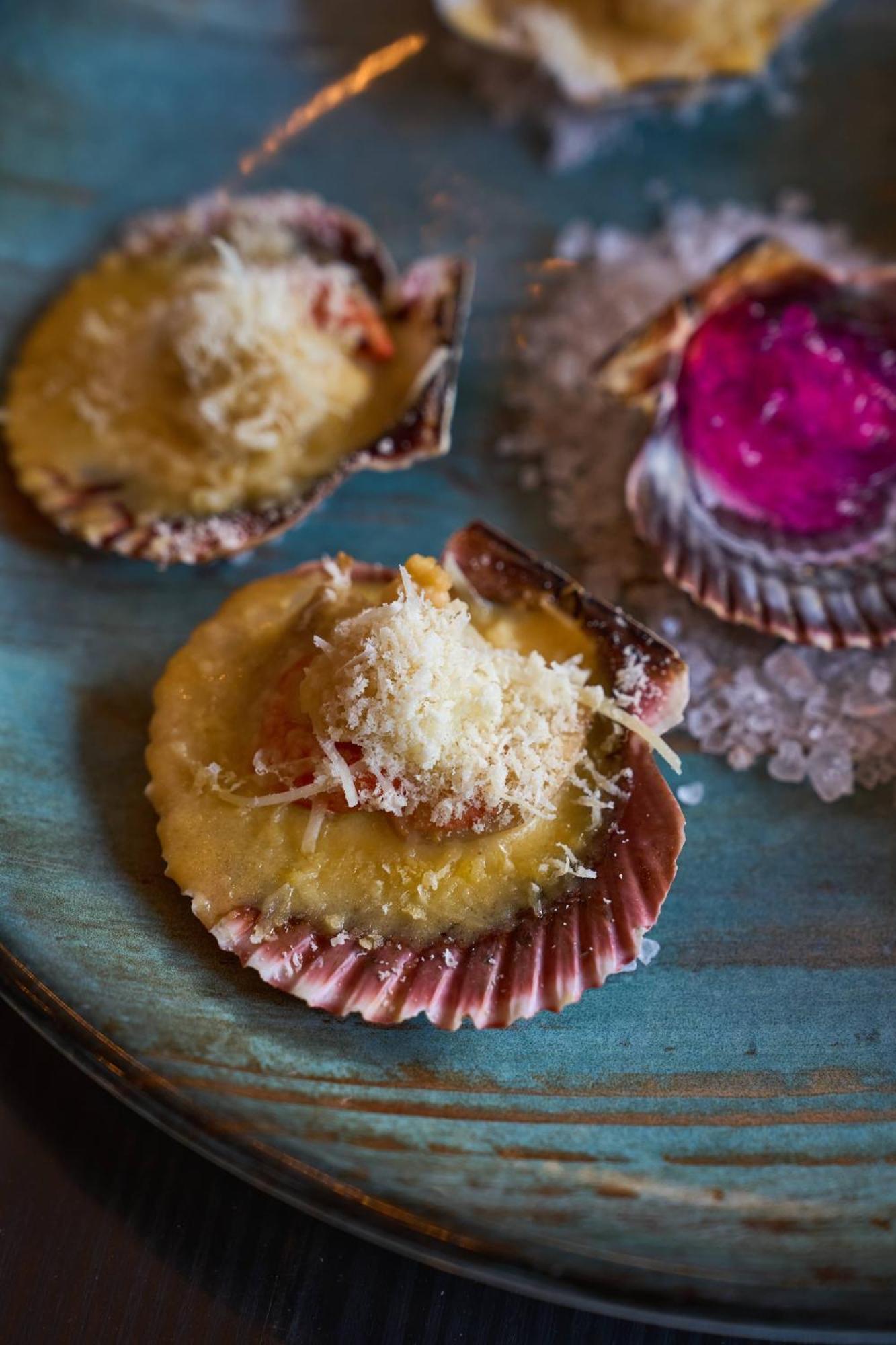 Pullman Santiago Vitacura Экстерьер фото A baked scallop